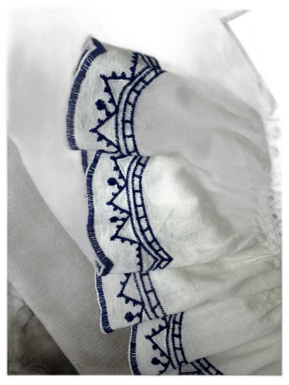 FARM Rio White Navy Embroidered Belted Mini Dress S - Picture 3 of 9